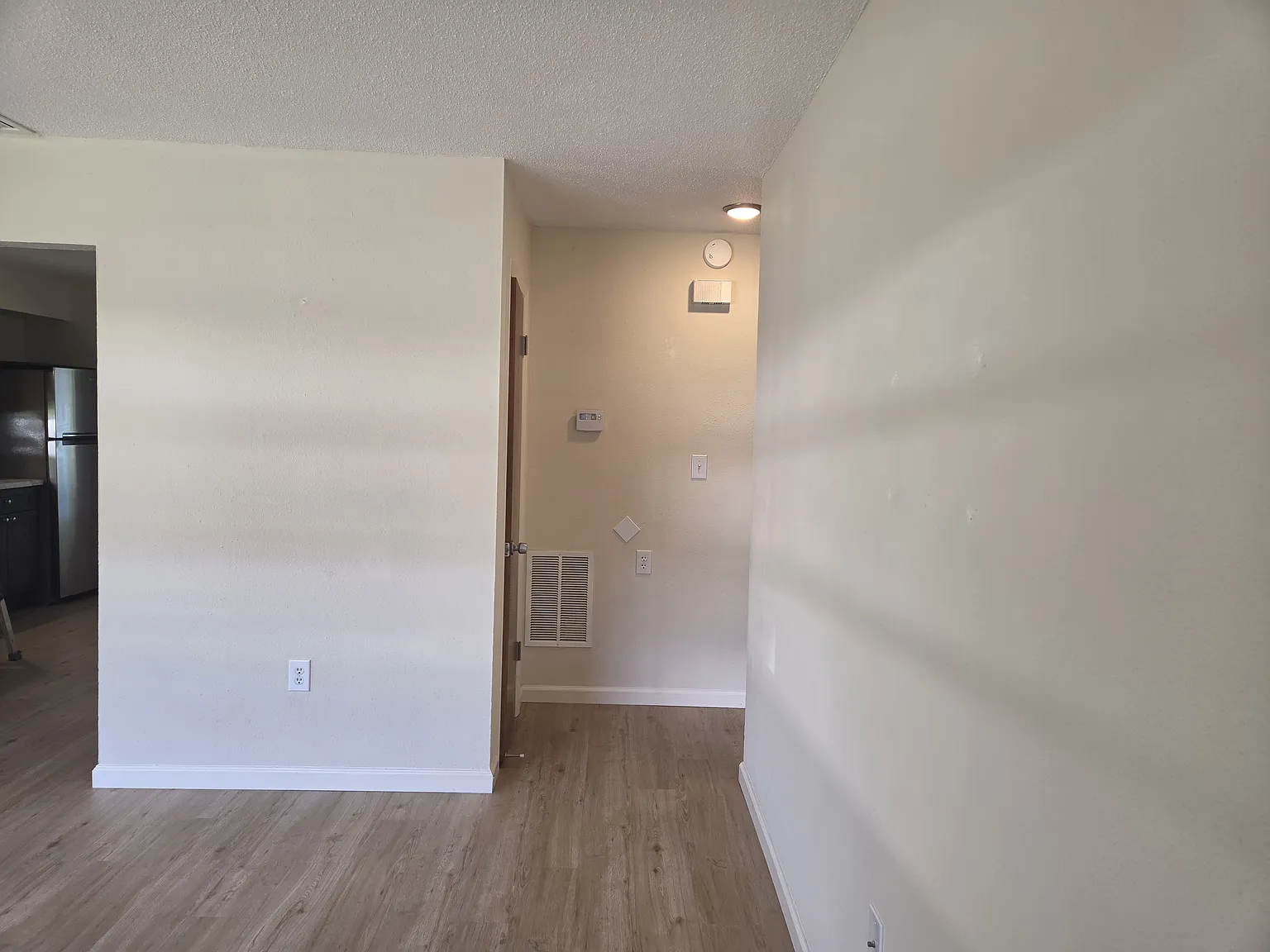 2 bed, 925 sqft, $1,450 — Photo 2