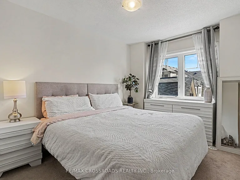 17 Eaton Park Ln #15 — Photo 9