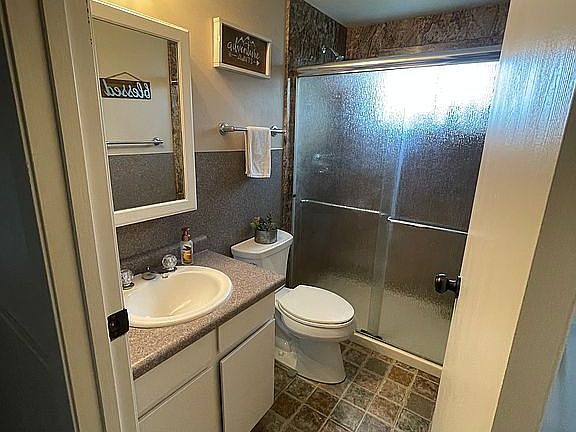 5th image of 211 Cottonwood Dr