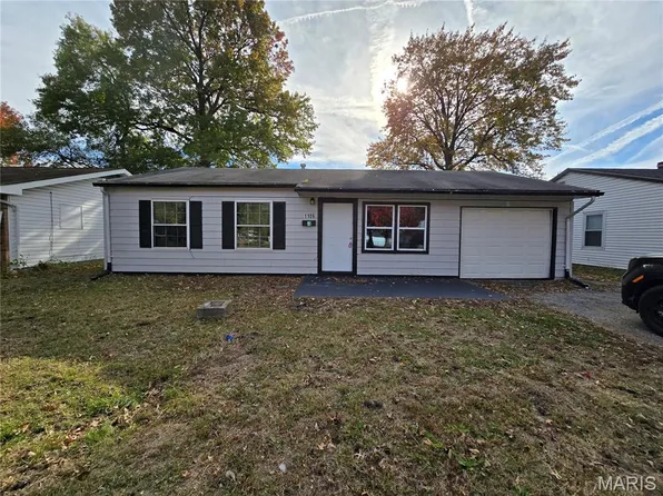 1106 Saint Benedict Dr, Cahokia, IL 62206