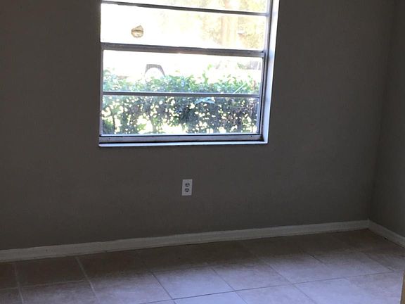 5th image of 1717 Birchwood Cir APT 2