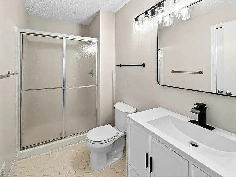 Primary private full bath
