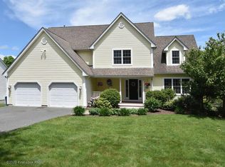1 Abbott Run Valley Rd, Cumberland, RI 02864