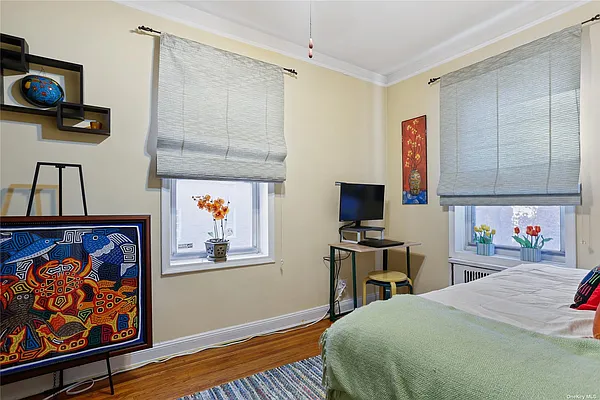 Sold by Daniel Gale Sotheby's International Realty | media 12