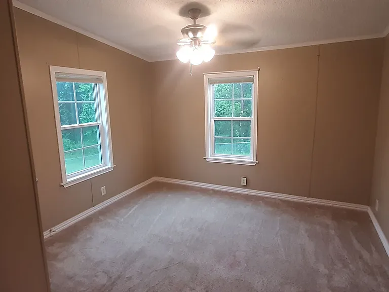 261 Romance Rd — Photo 14