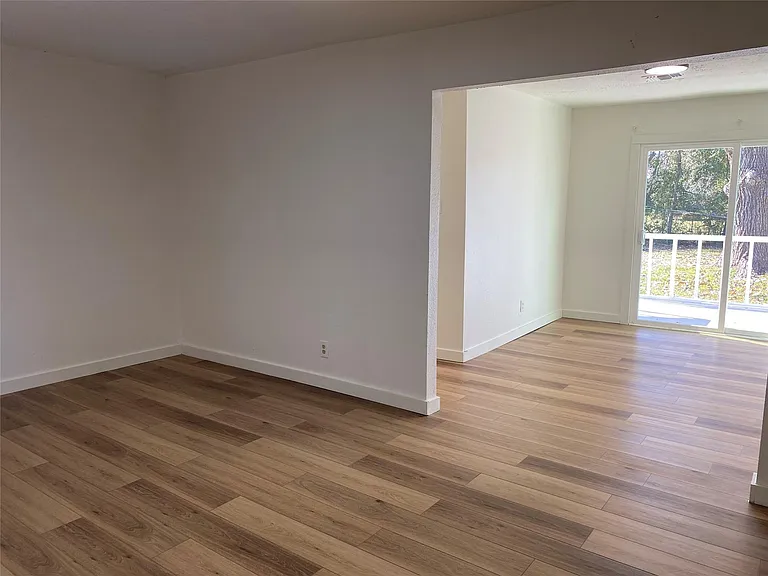 120 Weldon St — Photo 9