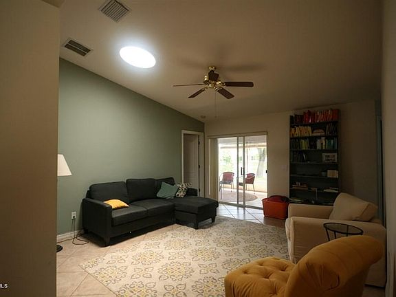 3rd image of 667 Ashbury Ave