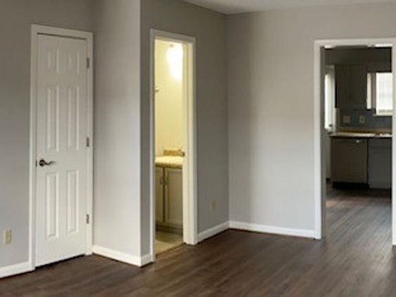 5th image of 20 Carriage Ln #1-8
