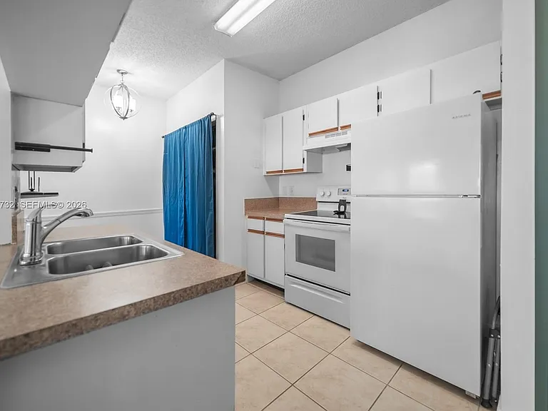 18308 NW 68th Ave #B — Photo 8