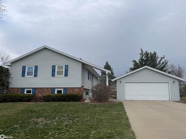 1002 Henry Dr, Marshalltown, IA 50158