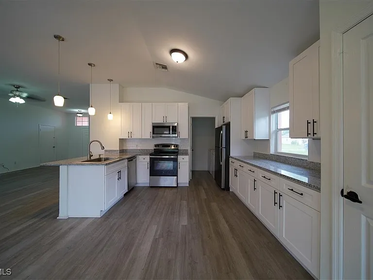 1502 Scholar Ct — Photo 3