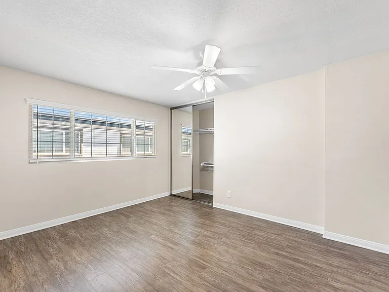 Pointe Pacific Apartment Homes — Photo 8
