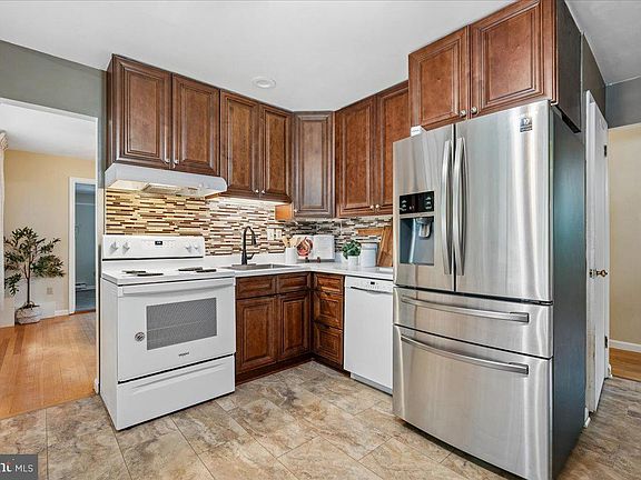 4th image of 6203 W Hemlock Dr