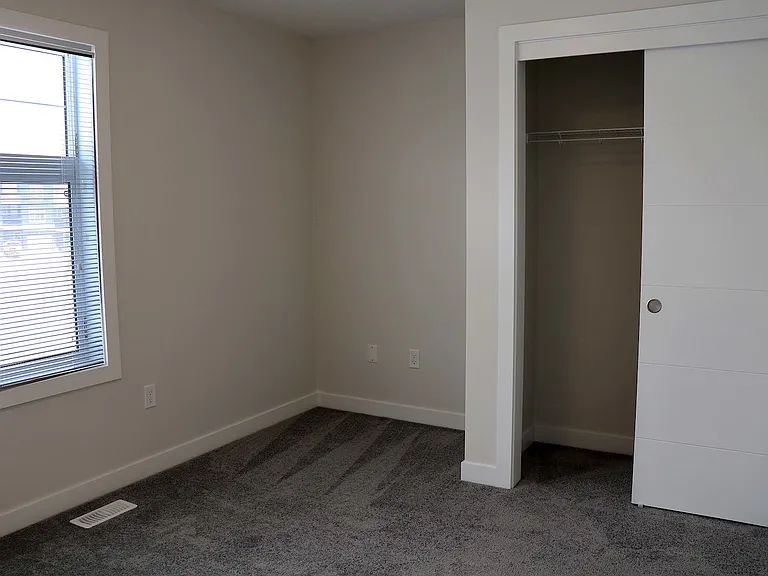 600 Bellerose Dr — Photo 37