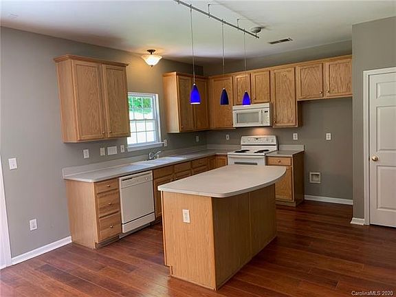 5th image of 125 Missouri Ln