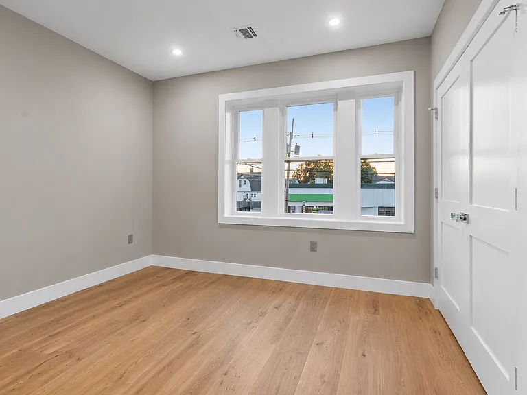 7812 John F Kennedy Blvd #1 — Photo 16