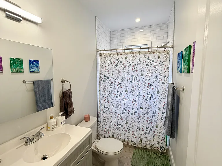 143 E Cottage St #3 — Photo 3