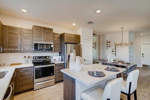 2nd image of 1016 SE 23rd Ave #0