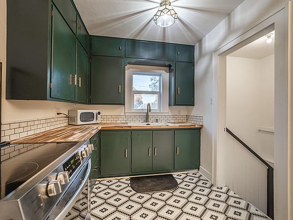 3rd image of 351 1st Ave N