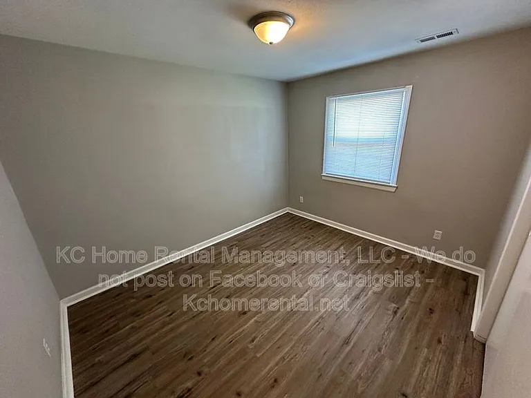 13428 Spring St #7 — Photo 16