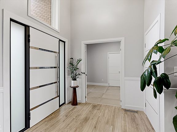 3rd image of 1479 Beaconfield Ct