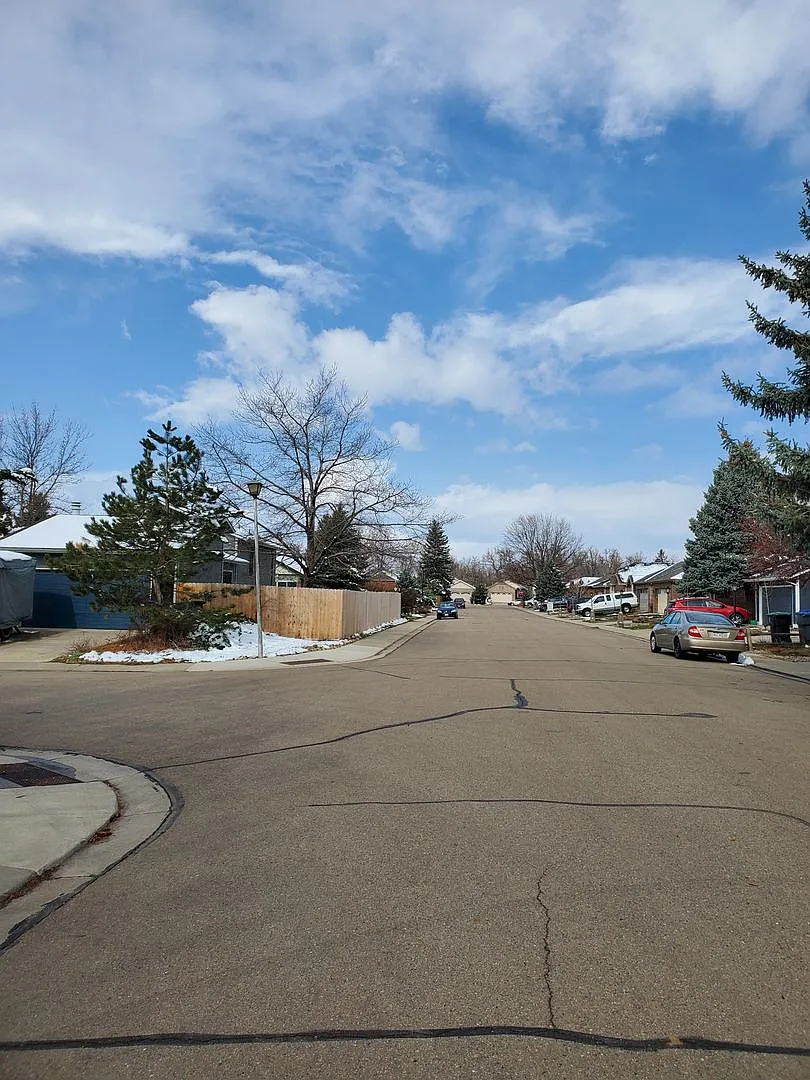 4B/2B Home with Attached Garage in Longmont Ready for September! — Photo 2
