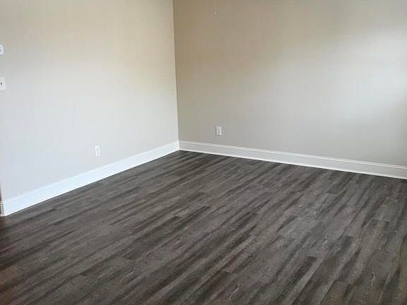 3rd image of 4710 Forest Landing Way