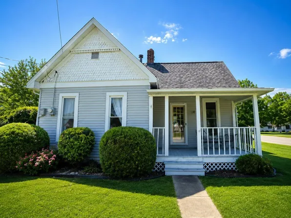 624 Cherry St, Hopedale, IL 61747
