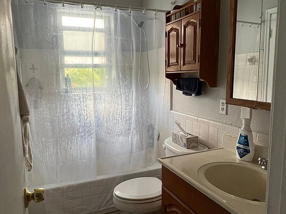 4th image of 1001 SE 16th St APT 15