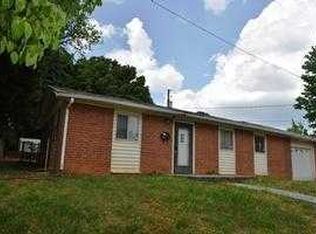 725 Swanson Ct, Winston Salem, NC 27105