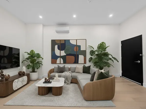 344 Lexington Avenue image 1 of 4