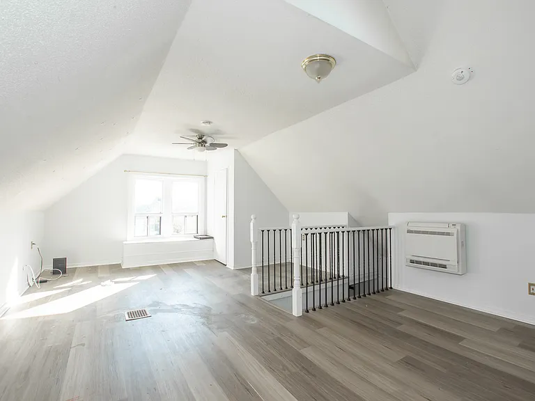 204 Sanford Ave S #L282H2 — Photo 12