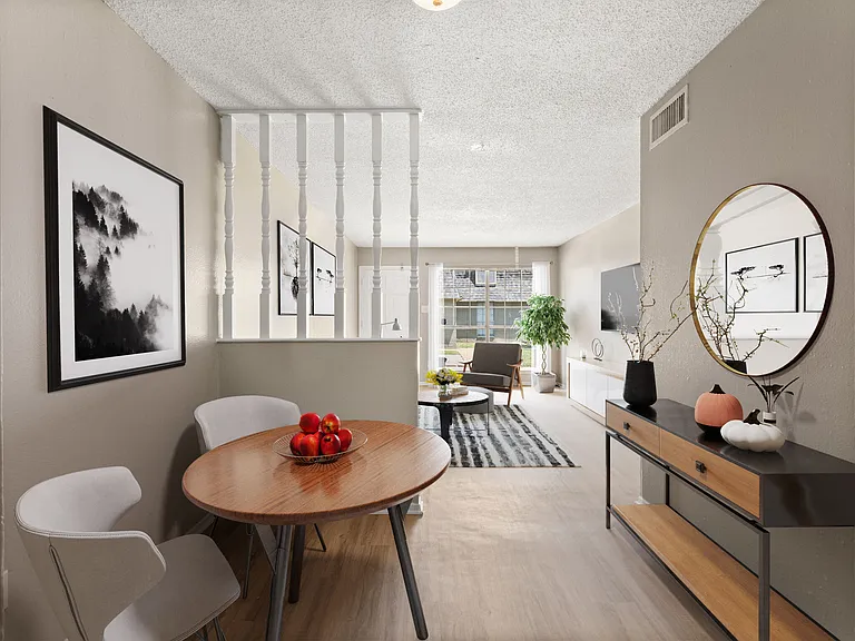 Holly Place — Photo 22