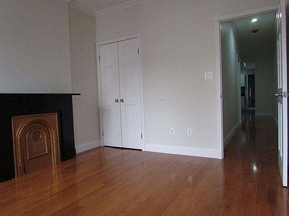 3rd image of 171 Sullivan St APT 6
