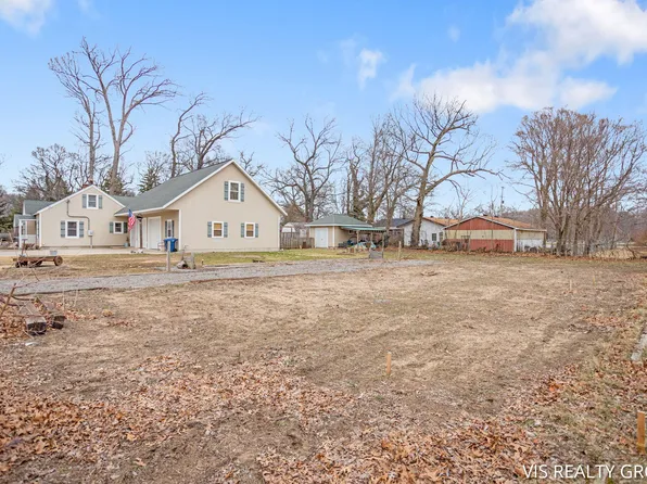 17190 Franklin Ave, Spring Lake, MI 49456