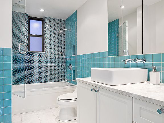 4th image of 20 W 72nd St #504