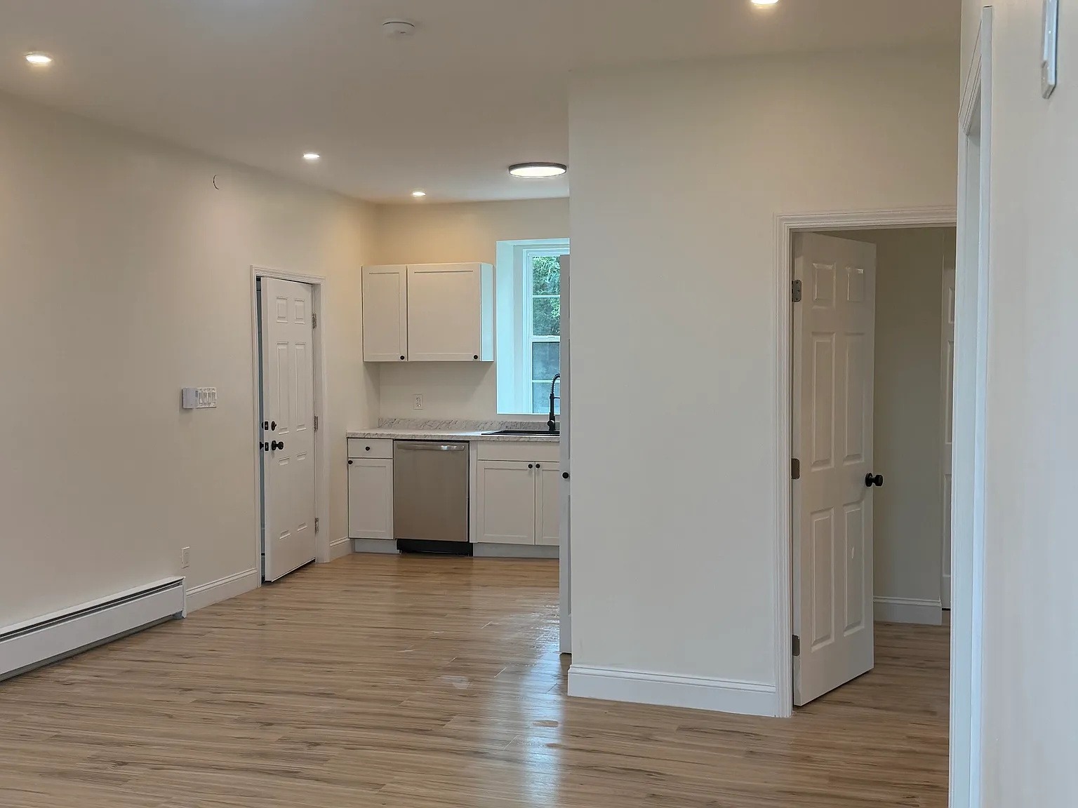 2 bed, $2,450 — Photo 2