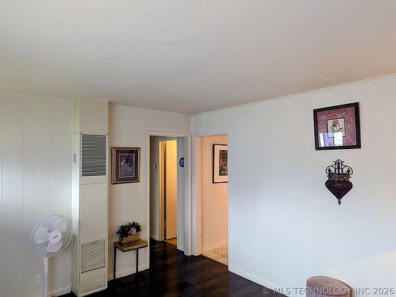 5th image of 302 W 39th St S