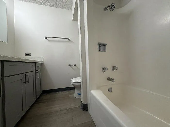 747 Amana St #105 — Photo 4