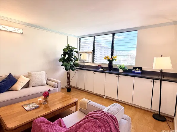 3215 Ala Ilima St APT B810, Honolulu, HI 96818