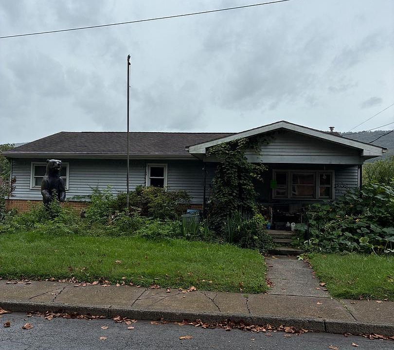 1st image of 1204 N High St
