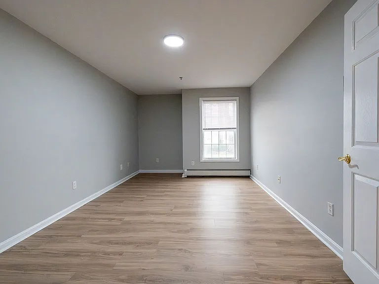 1144 North Ave — Photo 5