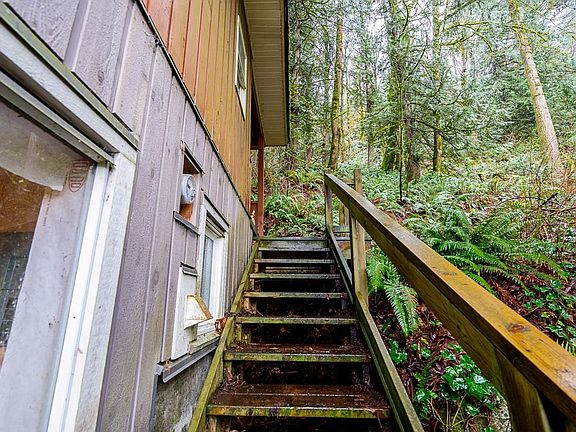 2nd image of 44240 Bayview Rd