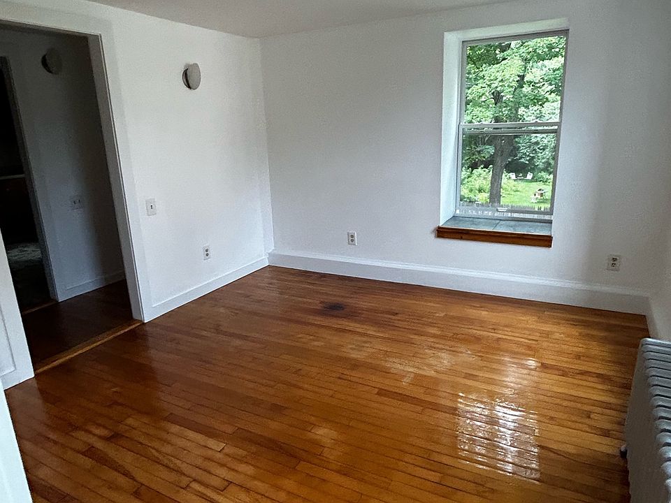 2nd image of 77 Main St #D