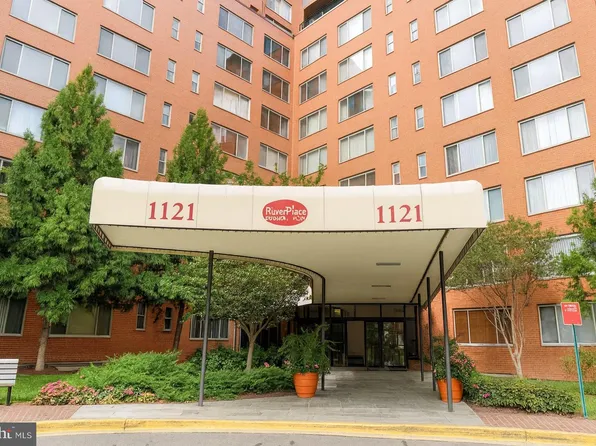 1121 Arlington Blvd APT 503, Arlington, VA 22209