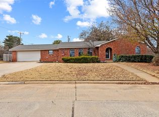 1207 N Kansas St, Weatherford, OK 73096