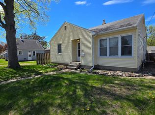 411 Leonard Ave, Waterloo, IA 50703