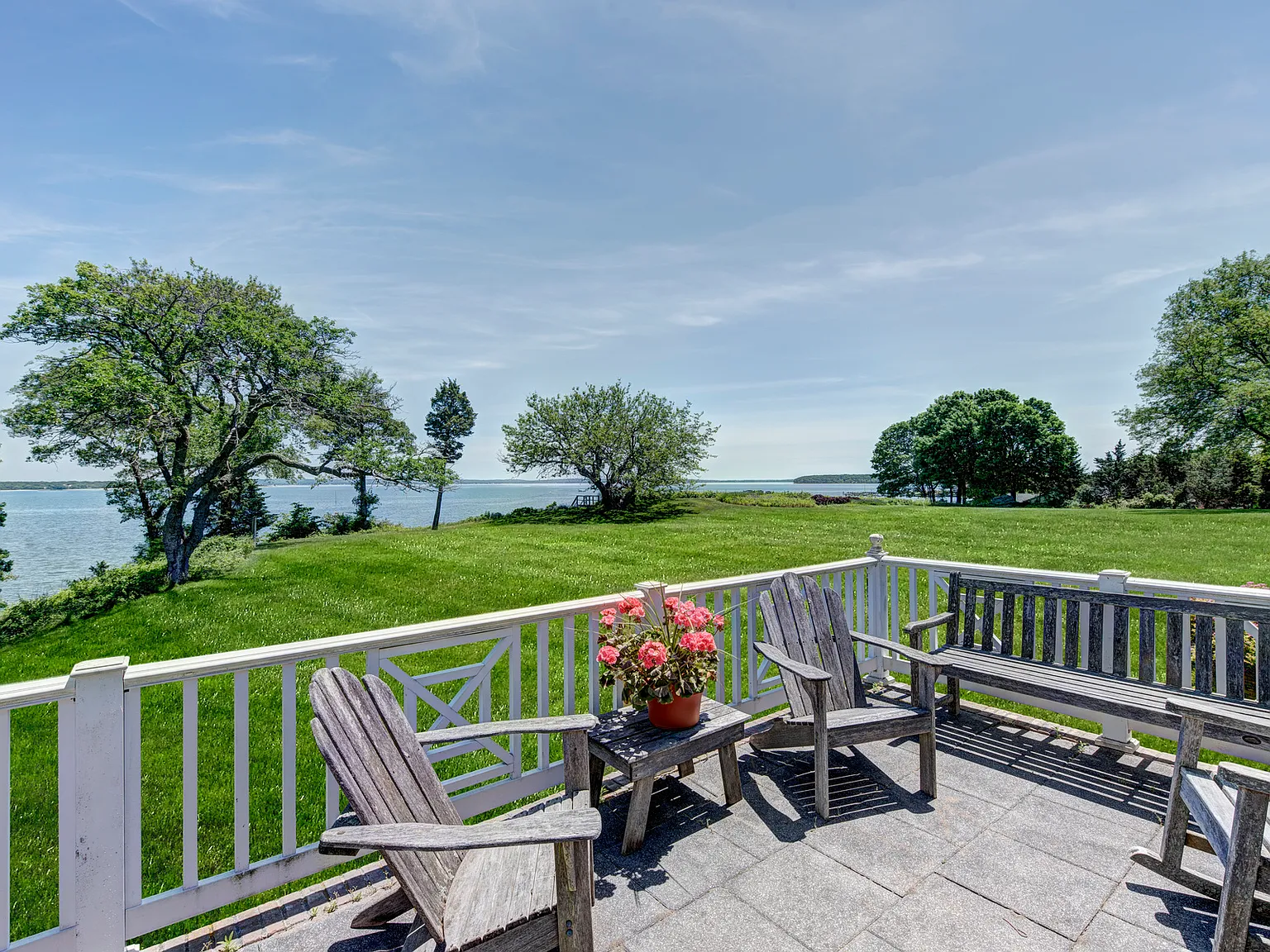 New Suffolk, North Fork! Bayfront Rental With Dock — Photo 1
