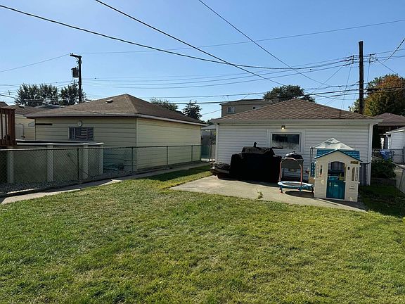 3rd image of 4540 N Mulligan Ave