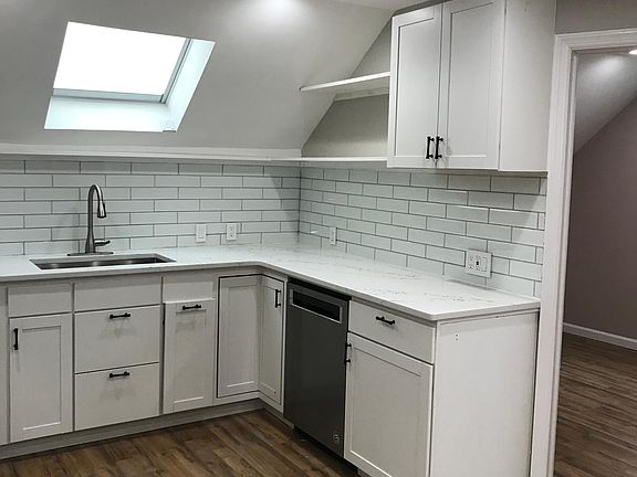 3rd image of 79 Riverdale St